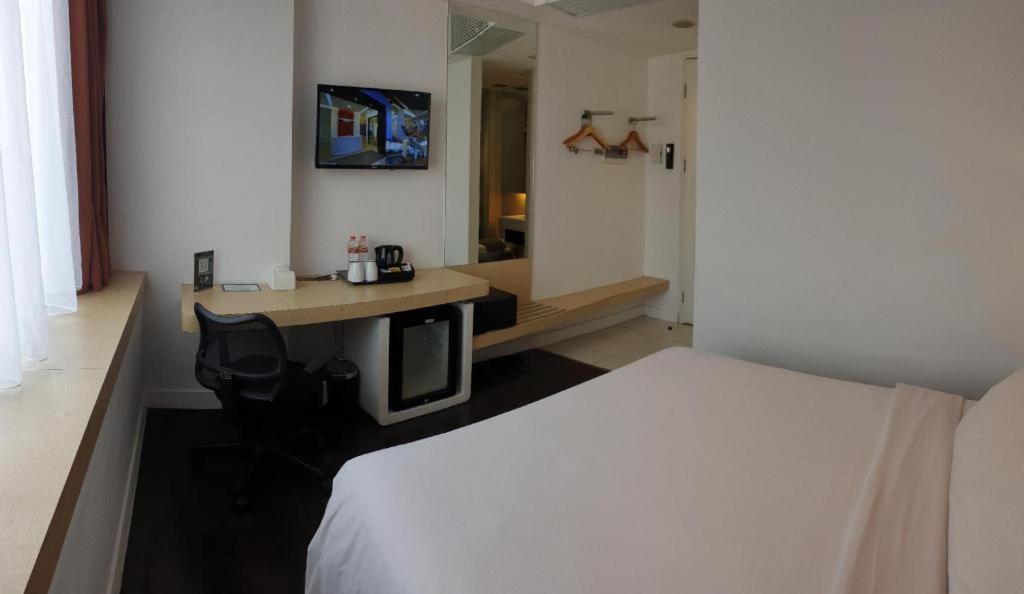 Brits Hotel Karawang Dış mekan fotoğraf