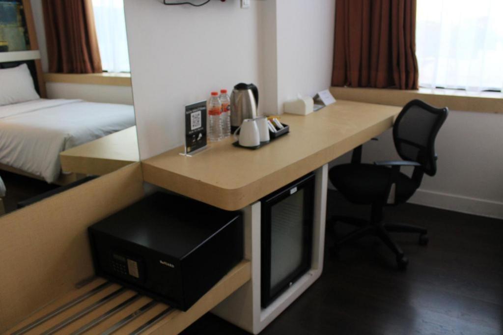 Brits Hotel Karawang Dış mekan fotoğraf