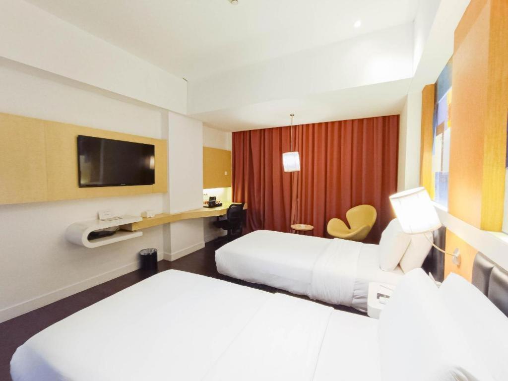 Brits Hotel Karawang Dış mekan fotoğraf