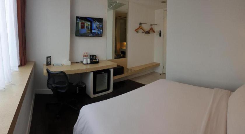 Brits Hotel Karawang Dış mekan fotoğraf
