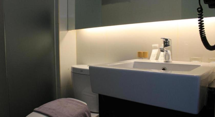 Brits Hotel Karawang Dış mekan fotoğraf