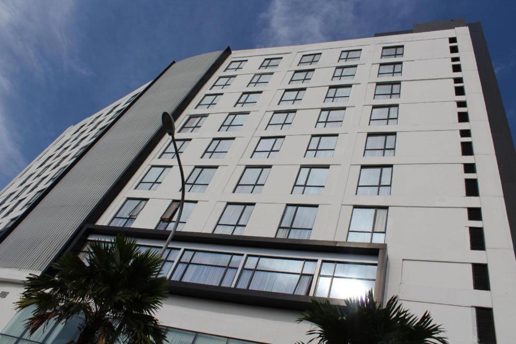 Brits Hotel Karawang Dış mekan fotoğraf